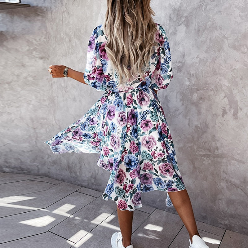 Women's Midi Dress – A-line Fit – V-neck – Short Sleeves – Floral Pattern