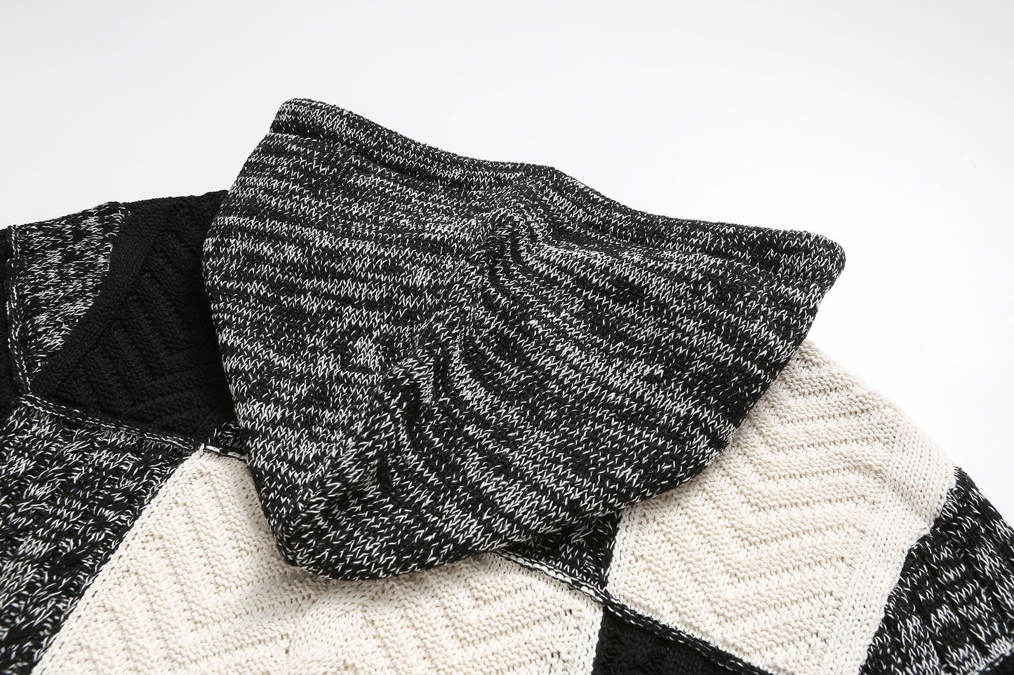 Men's Sweater with Hood – Knitted Design – Patchwork Pattern – Comfortable Fit