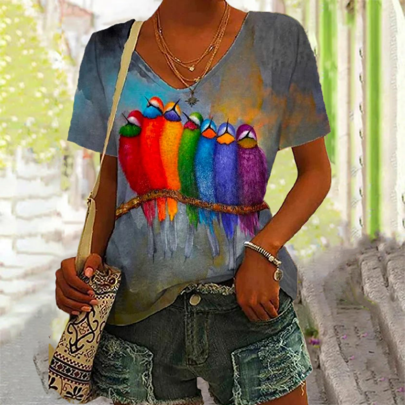 Women's T-shirt - V-neck - Short sleeves - Graphic Parrot Print - Comfortable Everyday Style