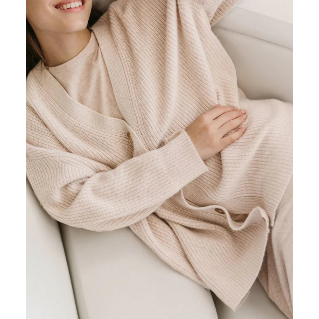 Women's Long Knitted Cardigan – Relaxed Fit – Wool Blend – V-Neck – Buttons
