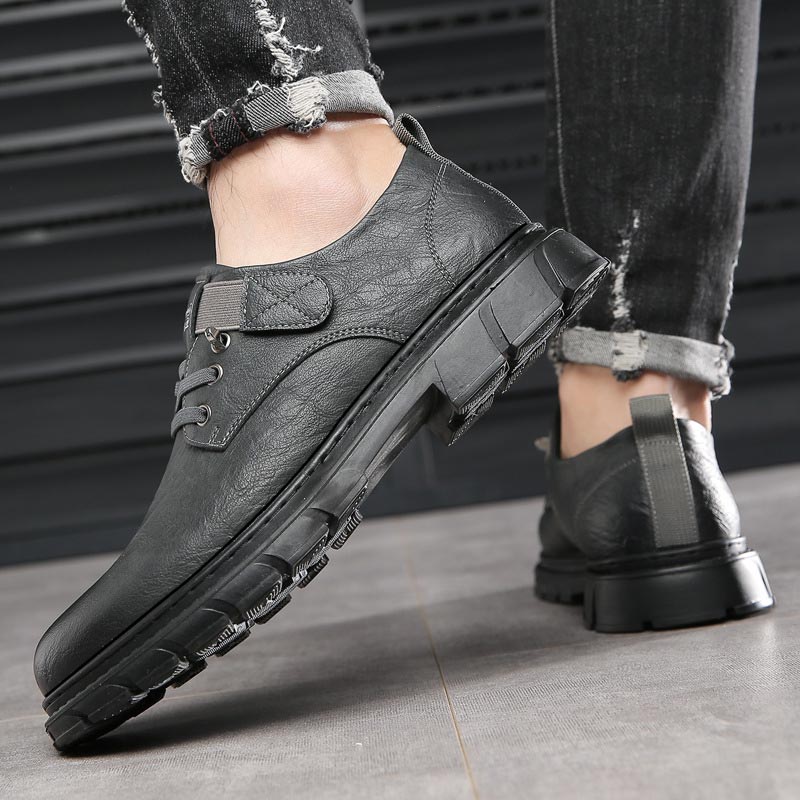 Men's Shoes - Leather - Comfortable Sole - Lacing with Metal Eyelets - Round Toe