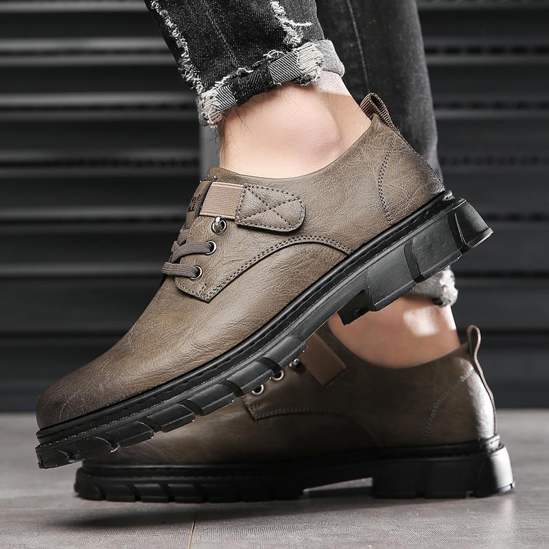 Men's Shoes - Leather - Comfortable Sole - Lacing with Metal Eyelets - Round Toe