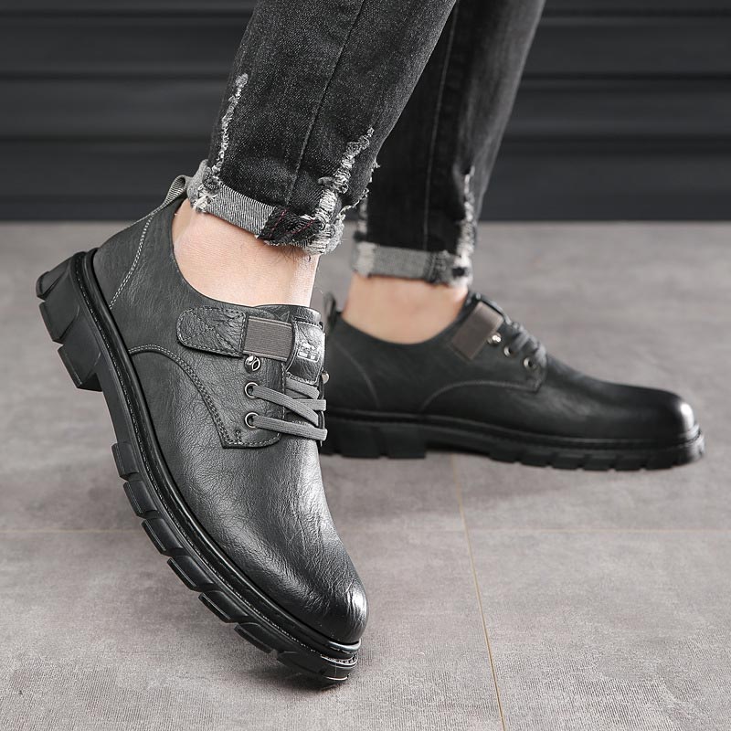 Men's Shoes - Leather - Comfortable Sole - Lacing with Metal Eyelets - Round Toe