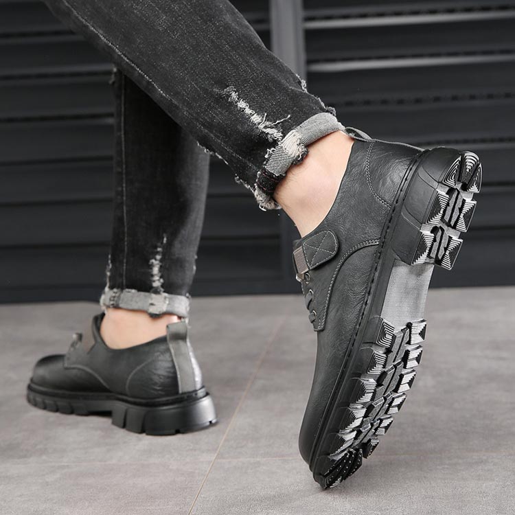 Men's Shoes - Leather - Comfortable Sole - Lacing with Metal Eyelets - Round Toe