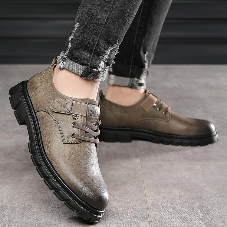 Men's Shoes - Leather - Comfortable Sole - Lacing with Metal Eyelets - Round Toe