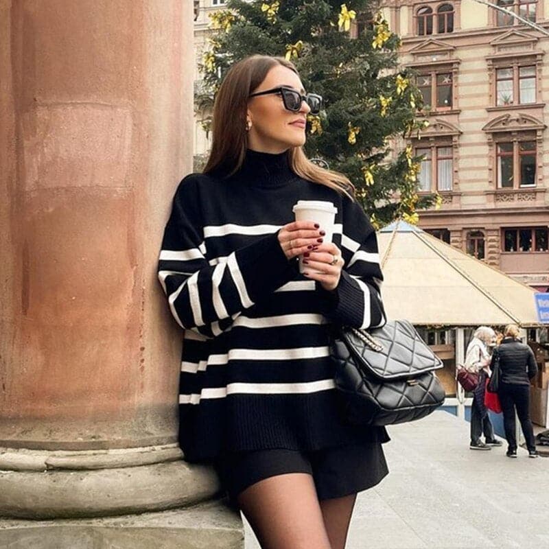 Julia - Magnificent sweater with wide stripes and stand-up collar