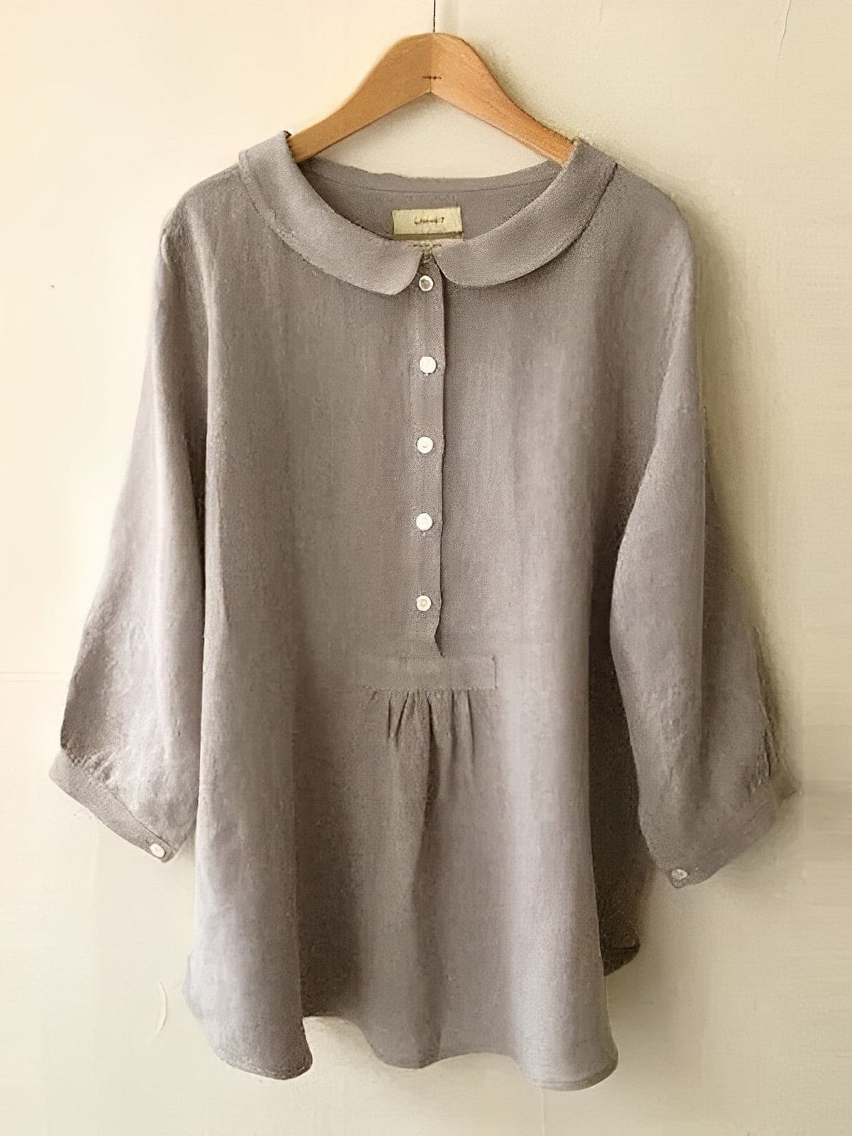 Women's Blouse - Light and Airy - Peter Pan Collar - 3/4 Sleeves - Button Closure