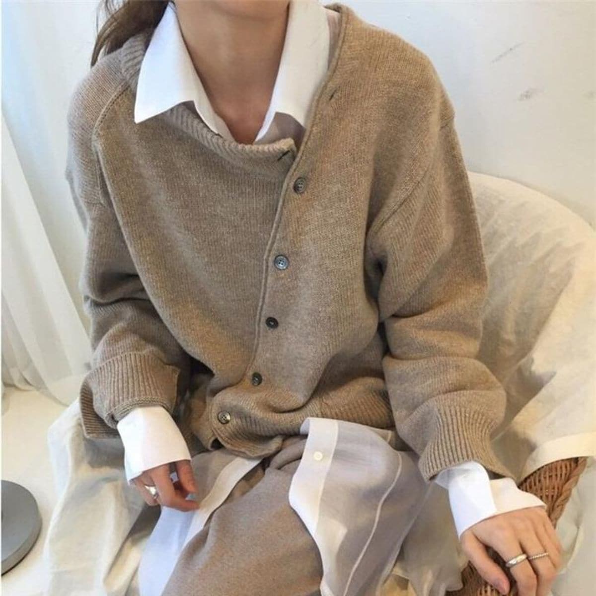 Klara - Soft women's cardigan with diagonal button