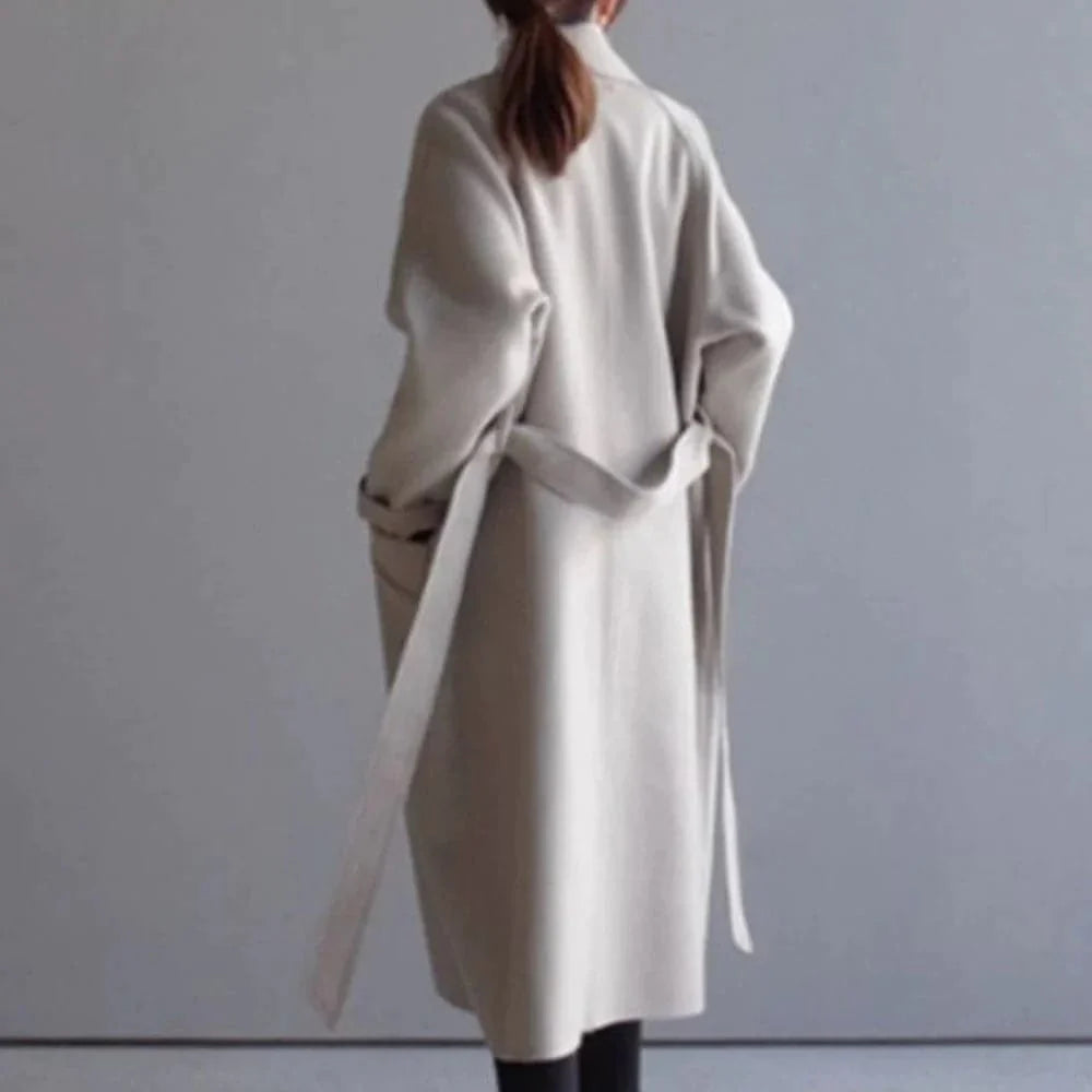 Dame Lang Ullkåpe – Klassisk Passform – Dobbeltspent med Belte – Elegant Design