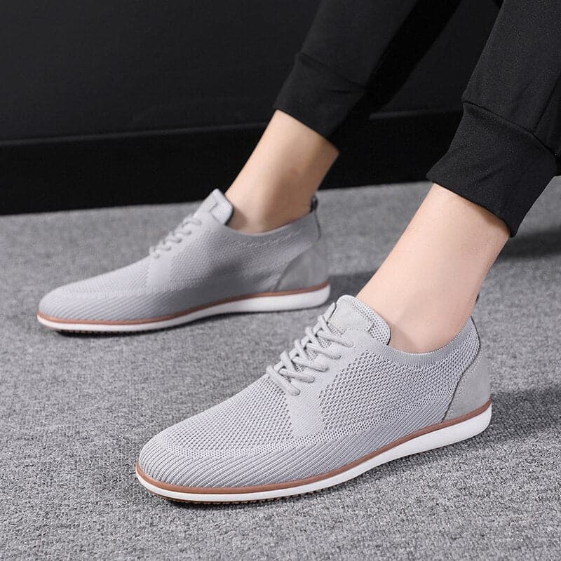 Herresko Sneakers – Pustende Strikket Overdel – Komfortabel Gummisåle – Snøring