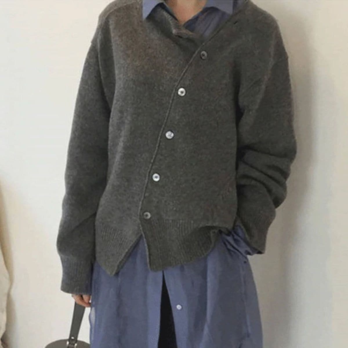 Women's Sweater – Oversized Fit – Soft Knit – Buttons – Ribbed Detail