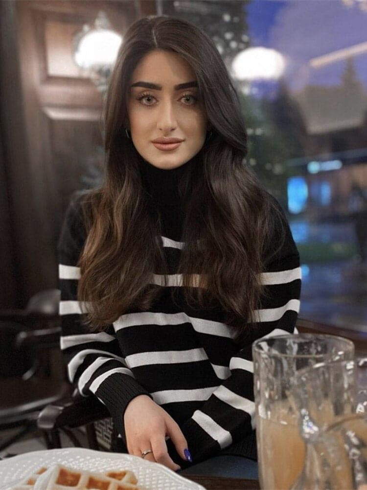 Julia - Magnificent sweater with wide stripes and stand-up collar