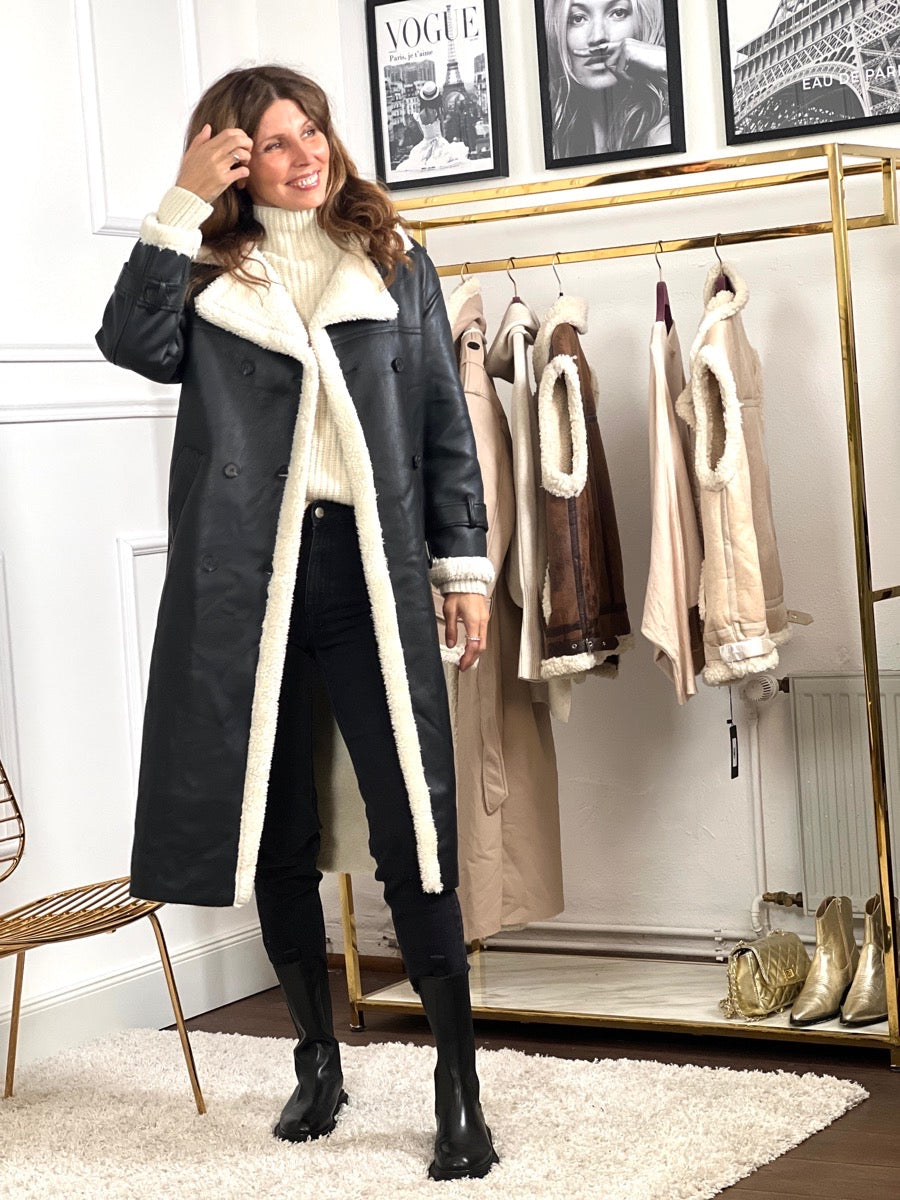 Dobbeltspent kåpe for kvinner – myk fuskeshearling – belte i midjen – elegant lang modell