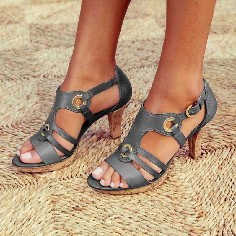 Women's Sandals – Open Toe – Block Heel in Natural Material – Modern Strap Design