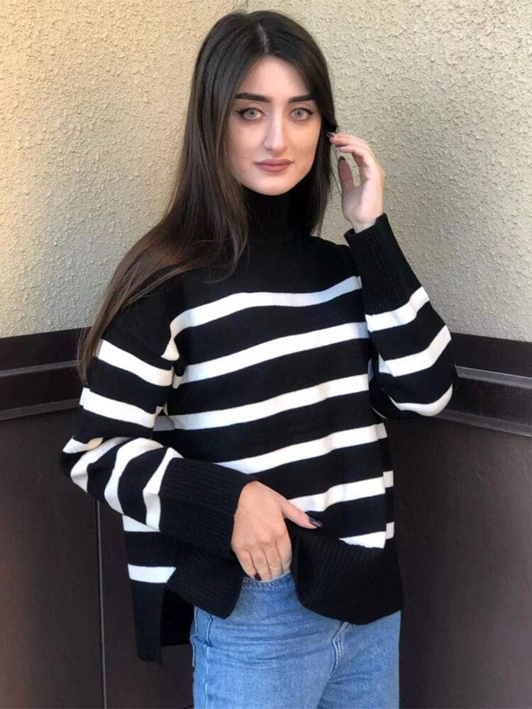 Julia - Magnificent sweater with wide stripes and stand-up collar