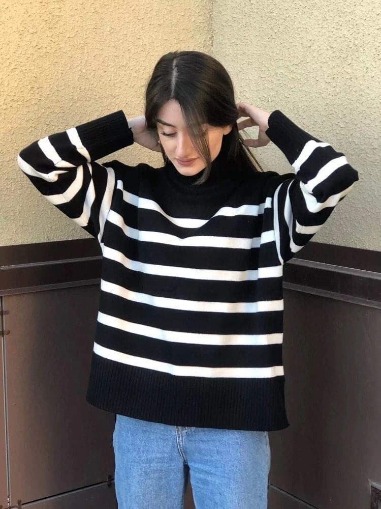 Julia - Magnificent sweater with wide stripes and stand-up collar