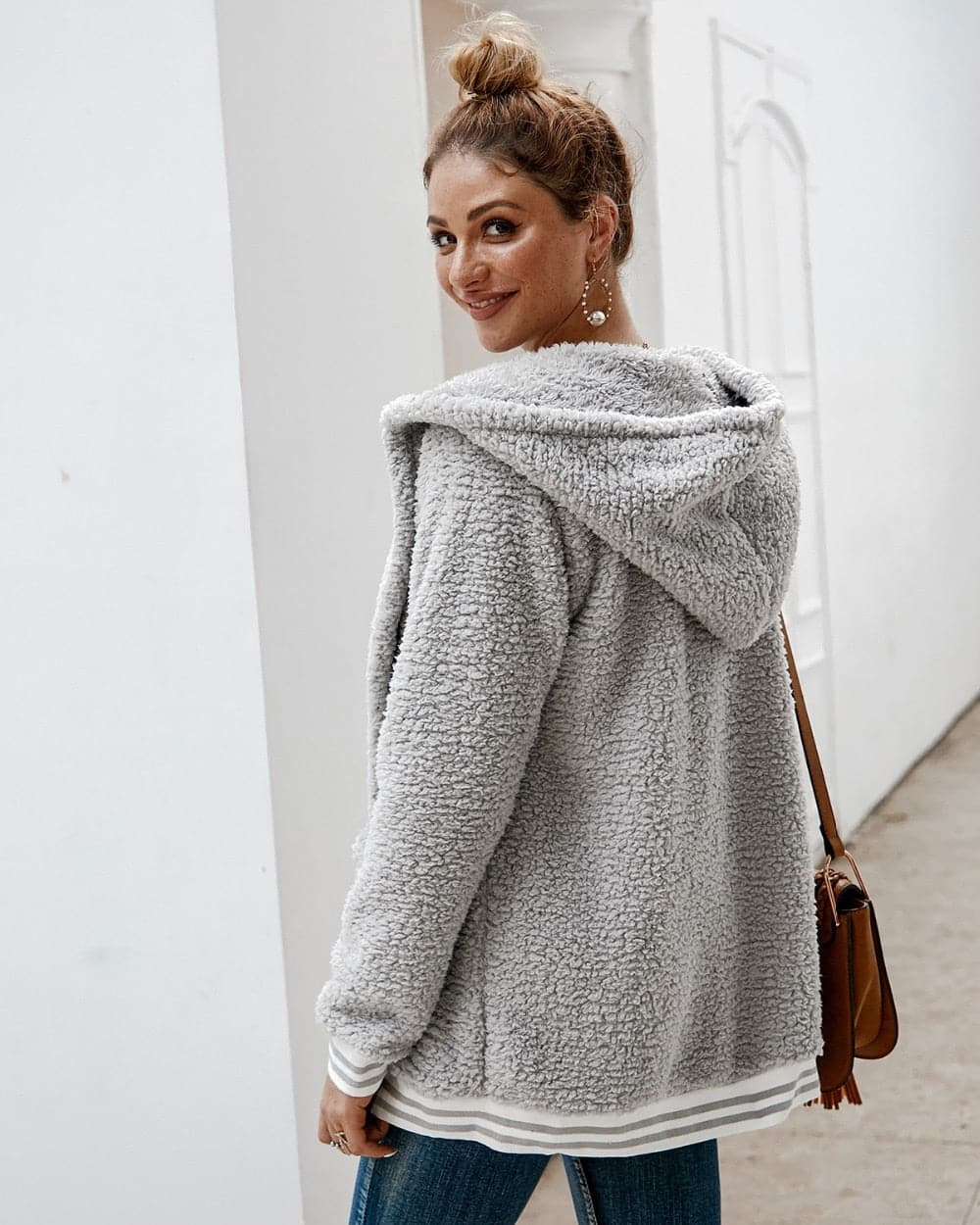 Dame Fleecejakke - Oversized Sherpa - Hette og Store Lommer - Myk og Varm
