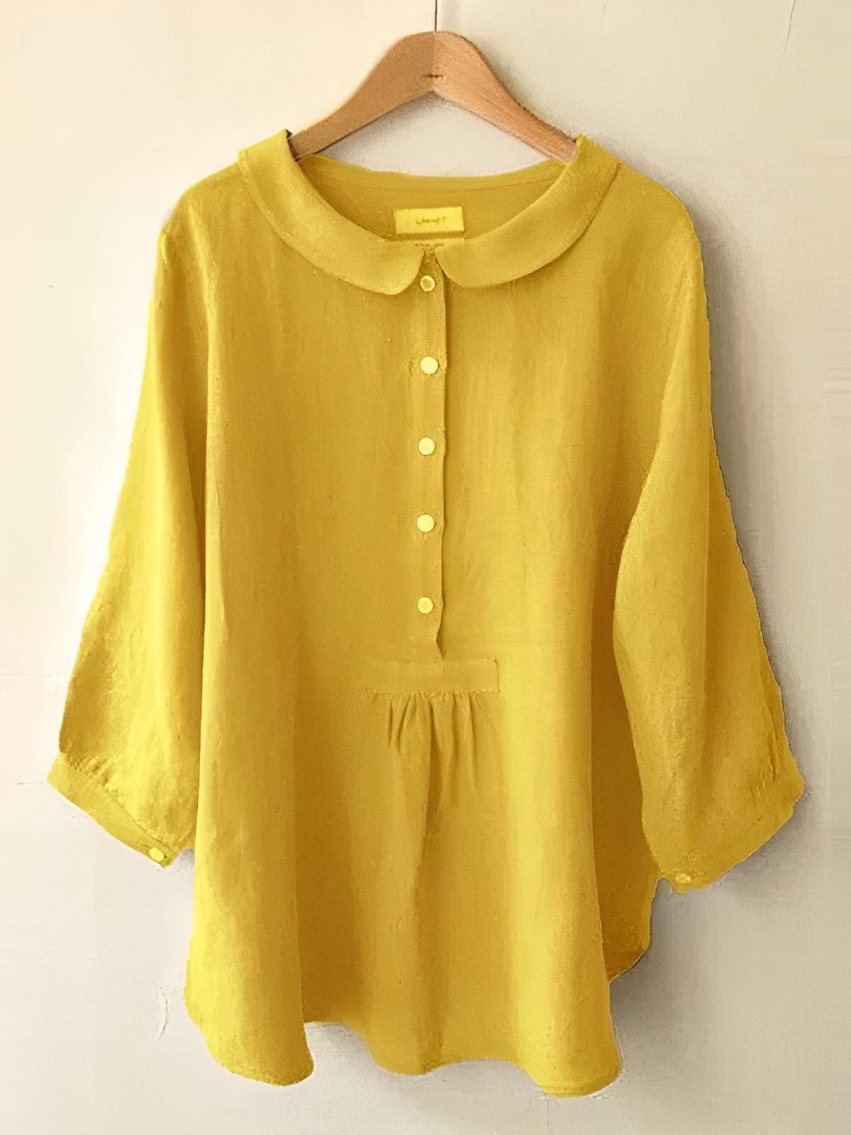 Women's Blouse - Light and Airy - Peter Pan Collar - 3/4 Sleeves - Button Closure