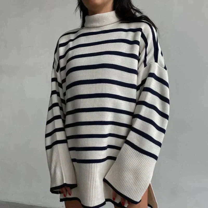 Dame Genser - Oversized Passform - Striper - Høy Hals - Myk og Varm Strikk