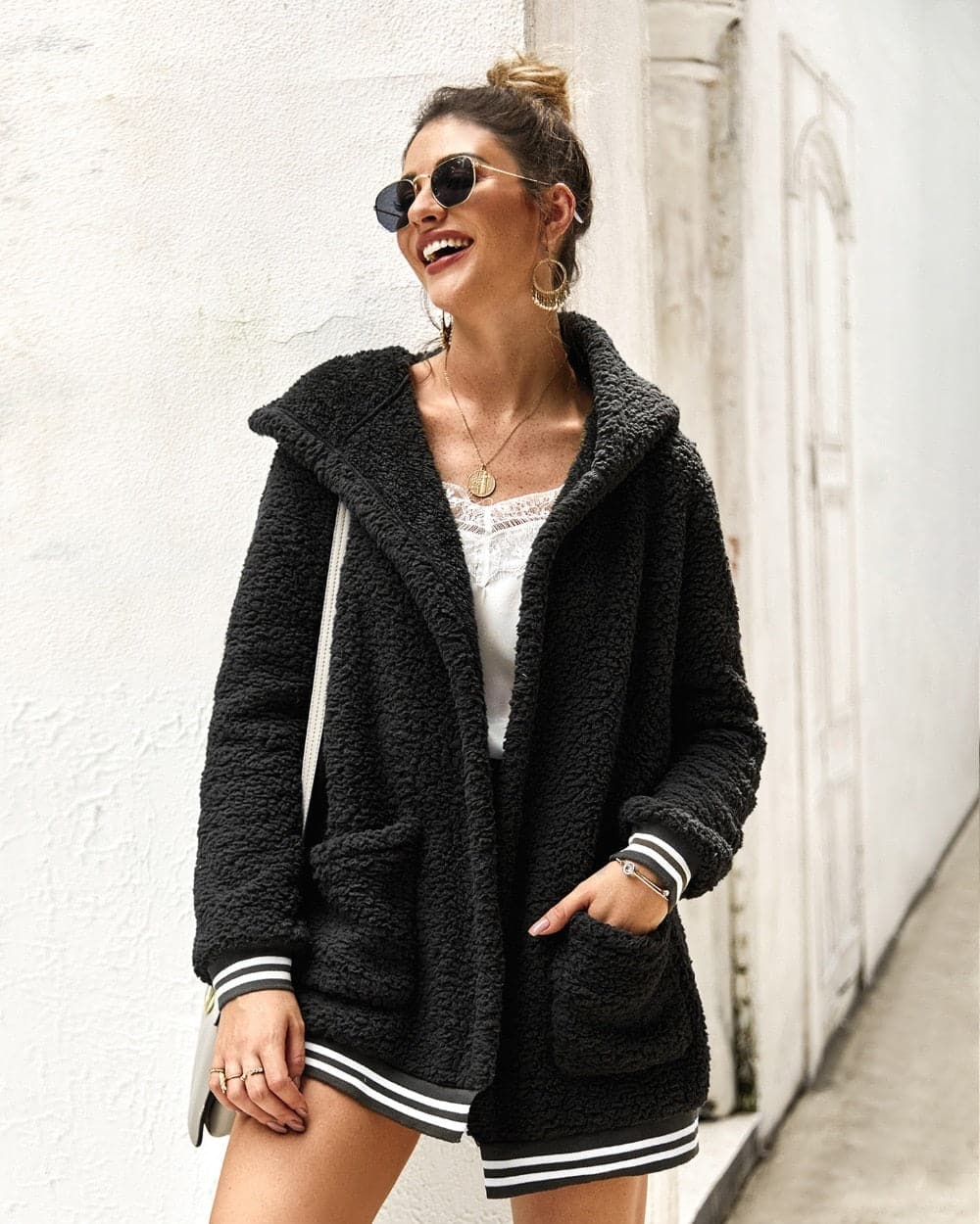 Dame Fleecejakke - Oversized Sherpa - Hette og Store Lommer - Myk og Varm