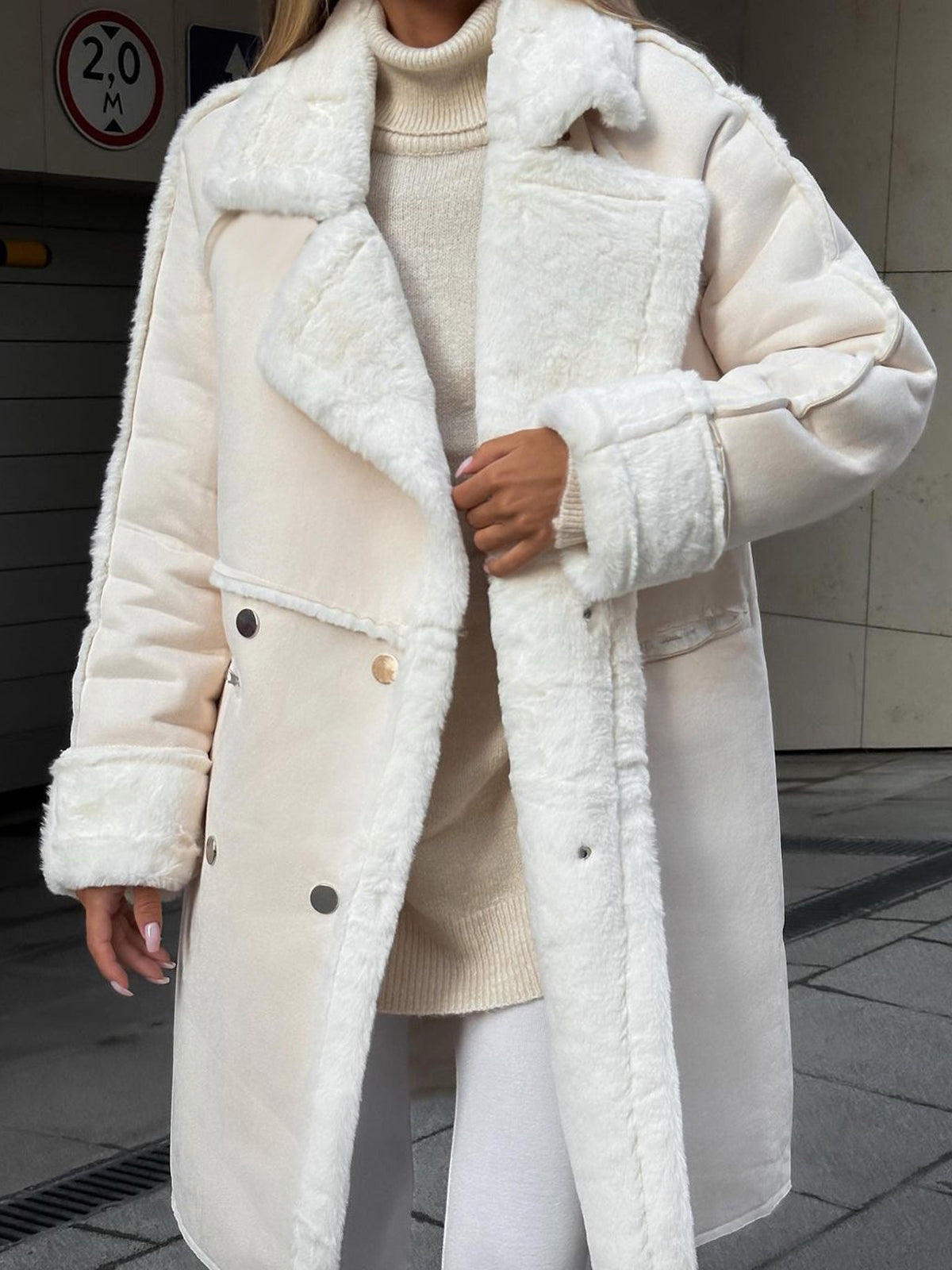 Women's Coat – Oversized Fit – Faux Fur – Double-Breasted – Knee-Length