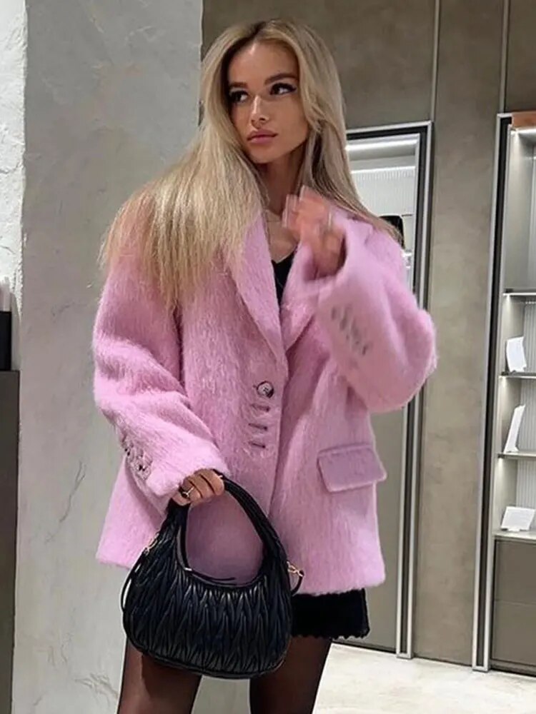 Dame Kåpe - Oversized Fluffy Design - Notch Krage - Knappelukking - Flapplommer