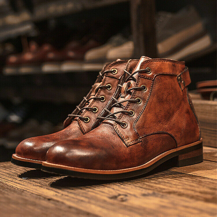 Men's Boots in Leather – Lacing – Robust Sole – Ankle Height – Classic Design