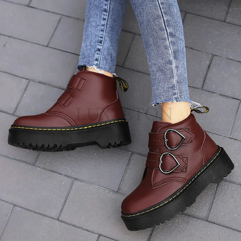 Women's Ankle Boots – Chunky Sole – Structured Fit – Heart-Shaped Buckle
