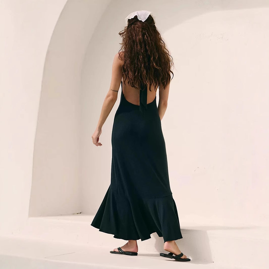 Kjole dame maxi – plissert chiffon – halterneck V-utringning – lett og elegant passform