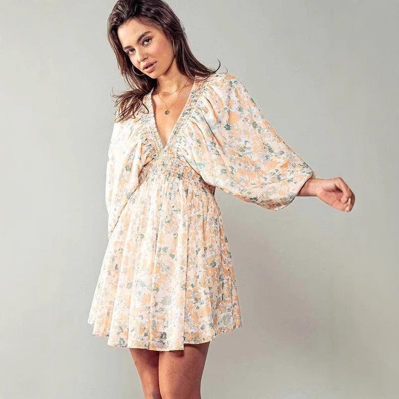 Women's Dress Mini – V-neck – A-line – Floral Print – Ruched Waist – Bell Sleeves