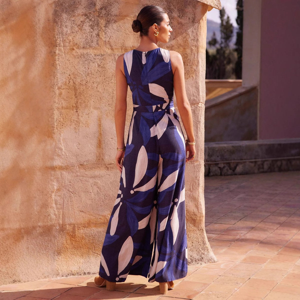 Dame Jumpsuit – Ermeløs – Bred Ben – Midjebelte – Abstrakt Mønster – Full Lengde