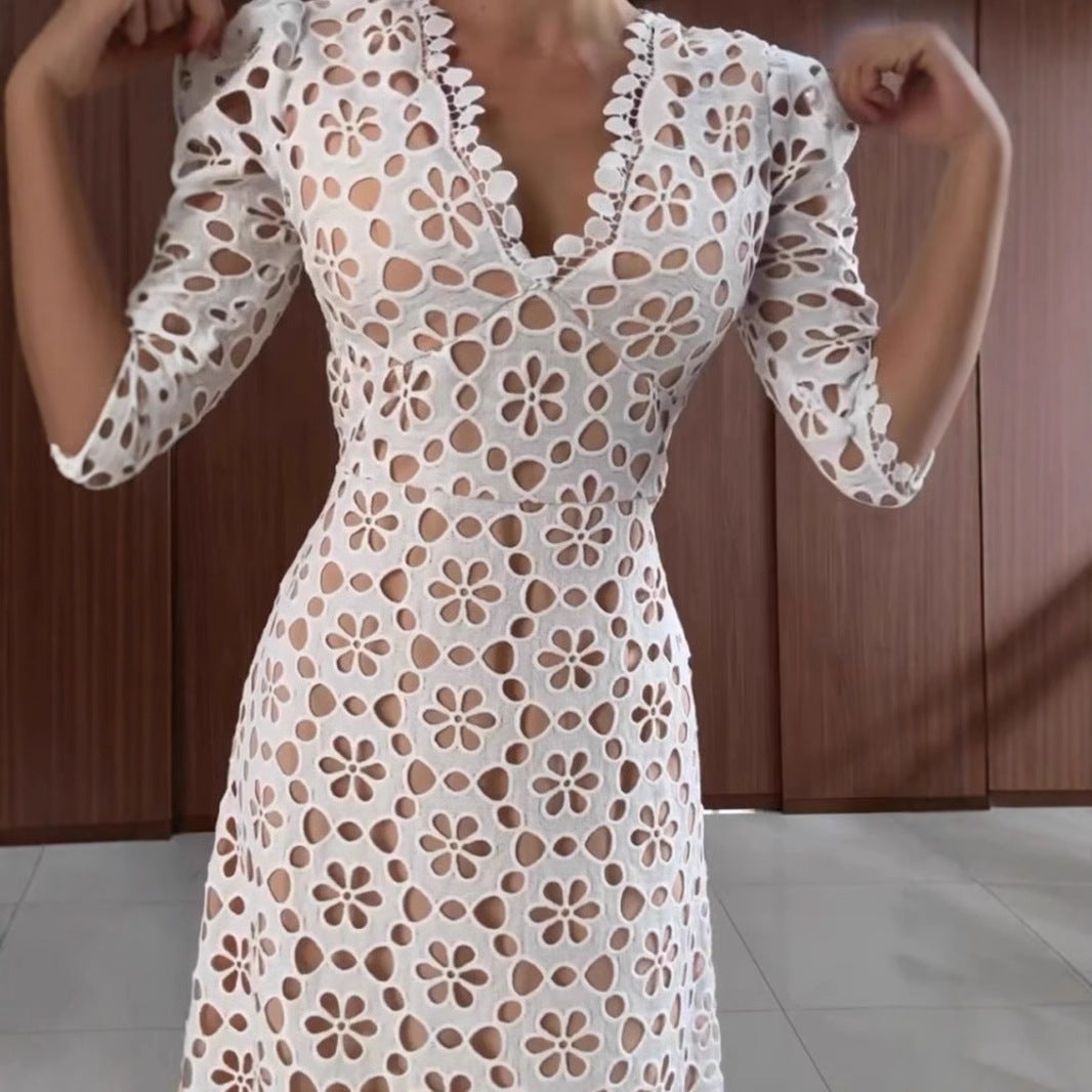 Dress woman maxi – lace – A-line fit – V-neck – mid-length sleeves