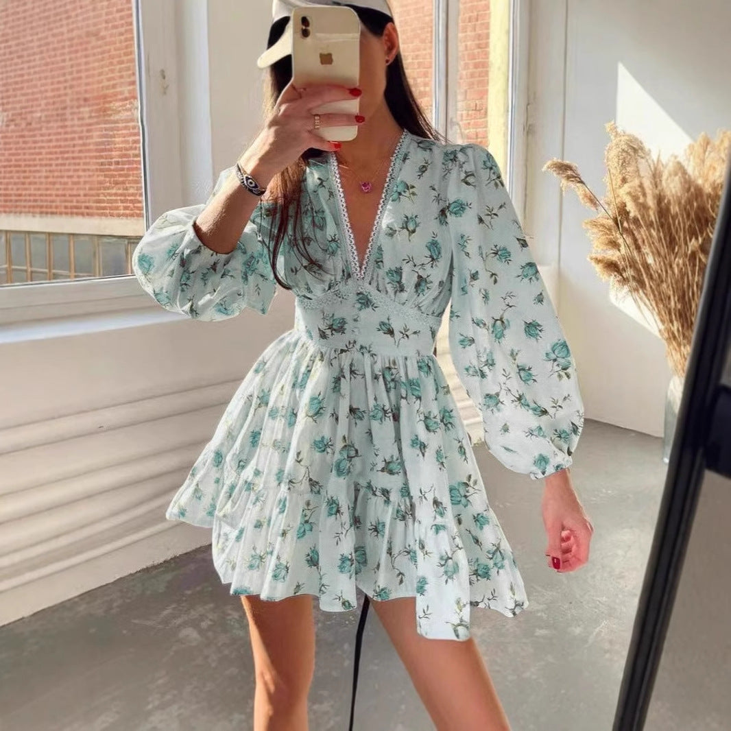Dress woman – A-line fit – V-neck with lace trim – Long puff sleeves – Floral pattern – Mini length