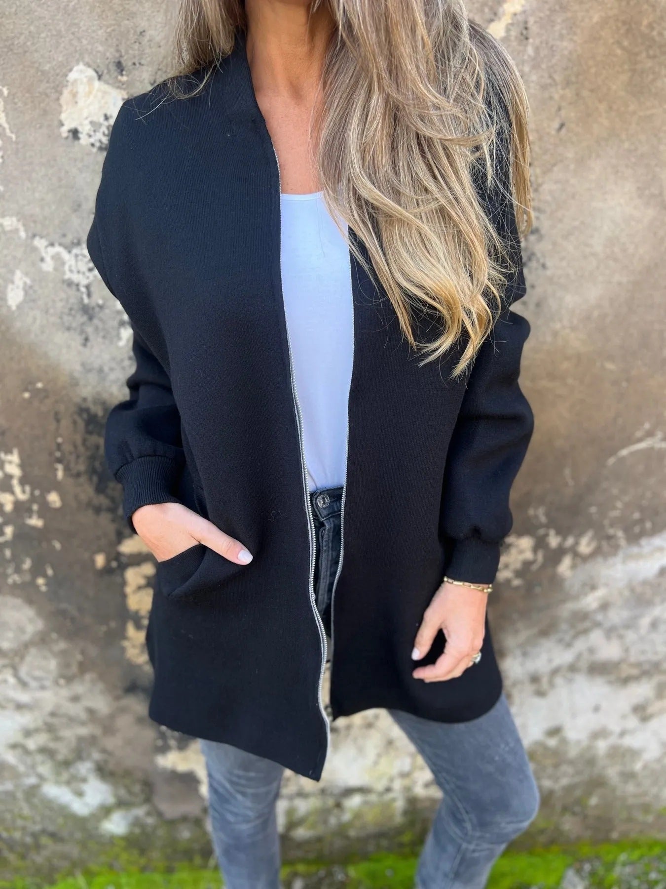 Women's Hoodie – Relaxed Fit – Cotton Blend – Zipper and Pockets