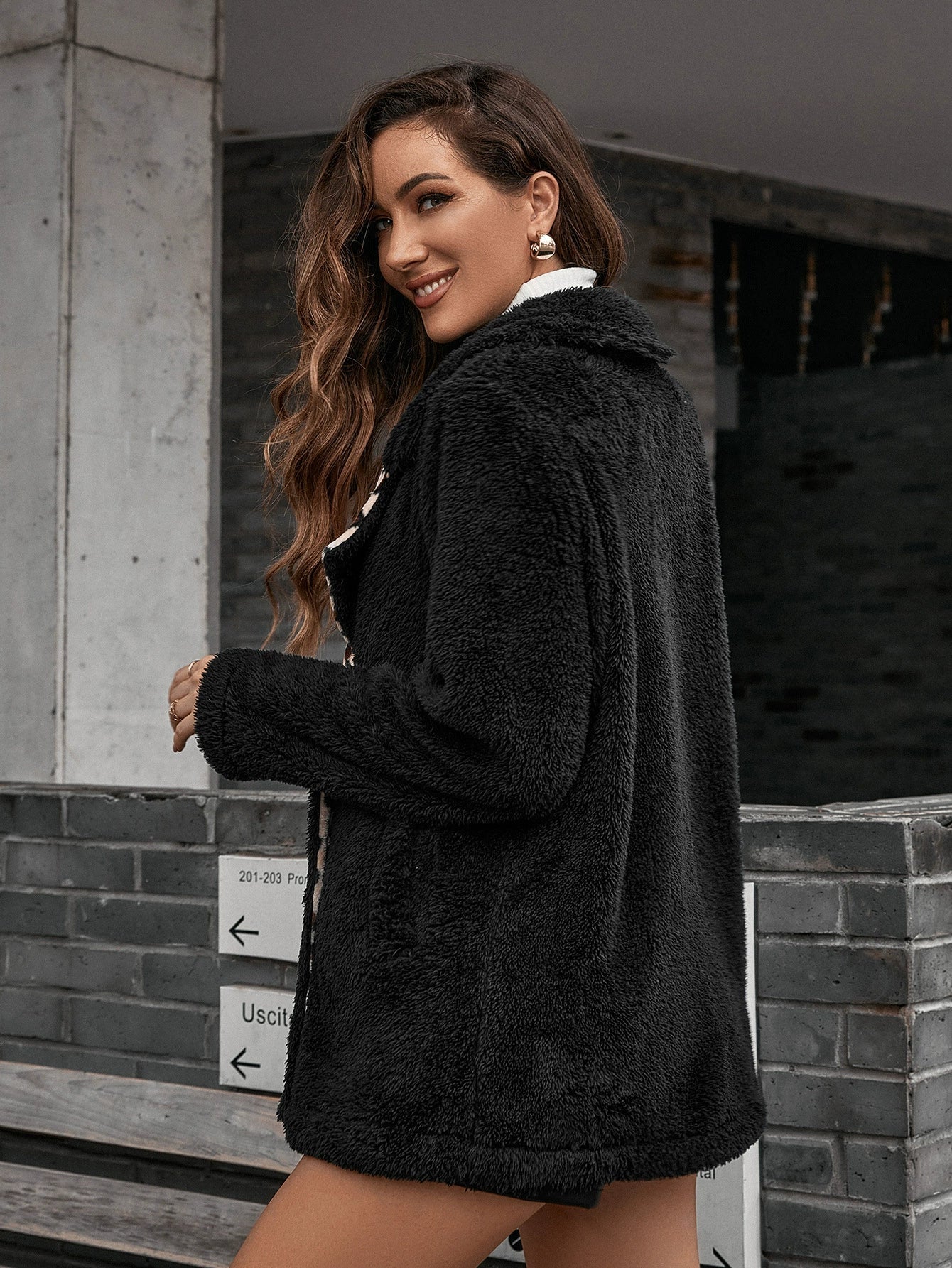 Women's Windbreaker Jacket – Oversized Fit – Soft Faux Fur Feel – Leopard Collar – Open Front