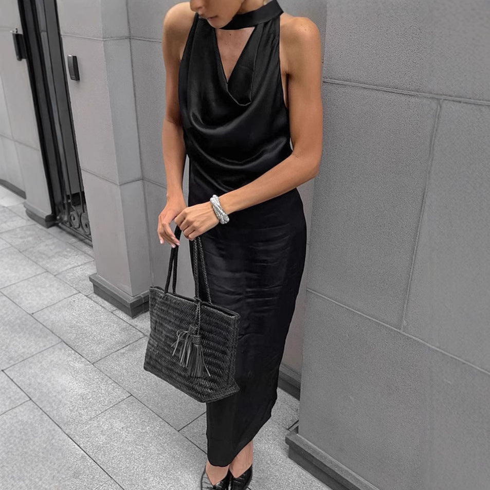Damekjole – Halterneck Satin – Drapert Cowl Neck – Elegant Bodycon Midi
