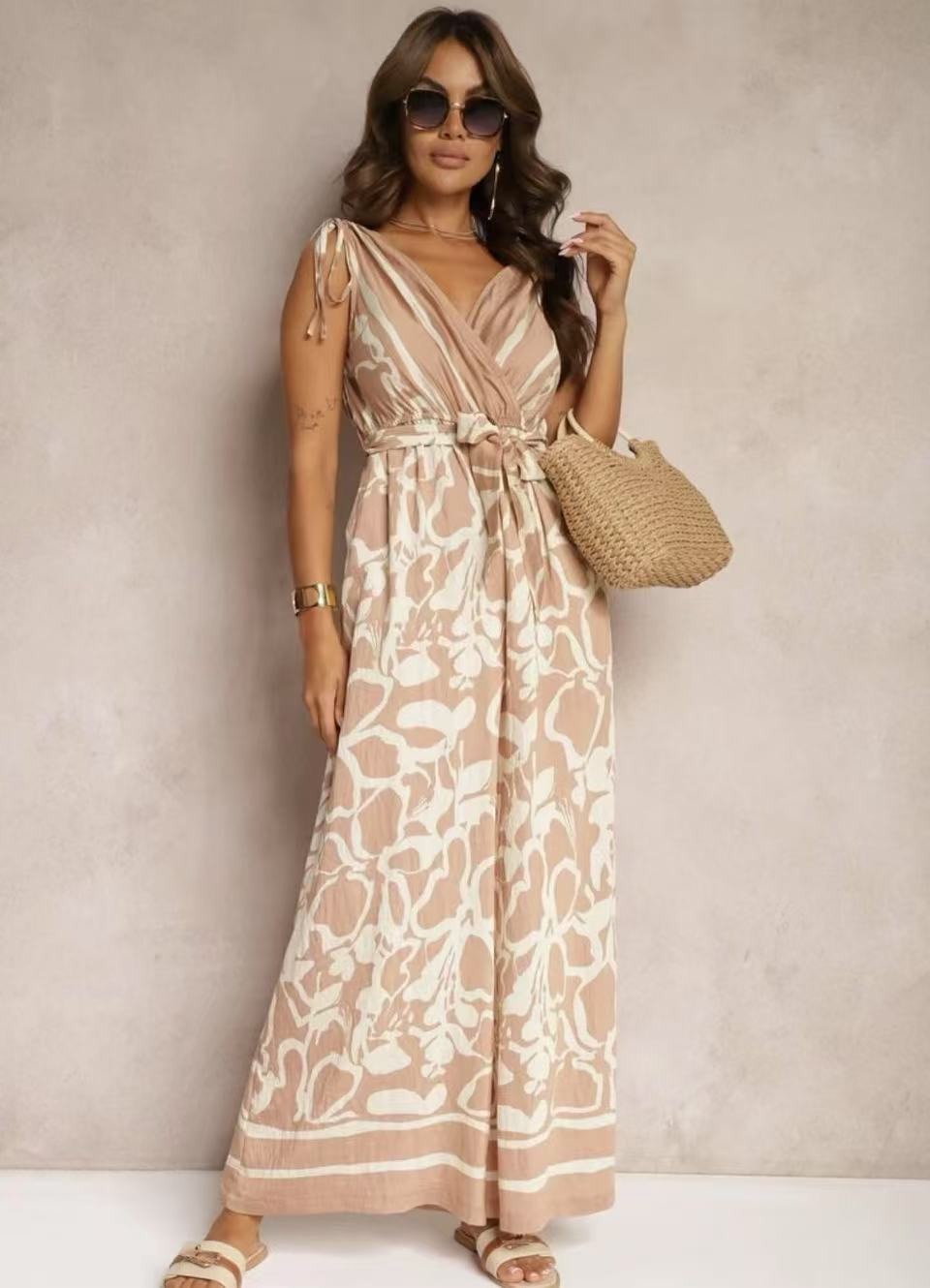 Women's jumpsuit – relaxed fit – sleeveless V-neck – tie belt – all-over print