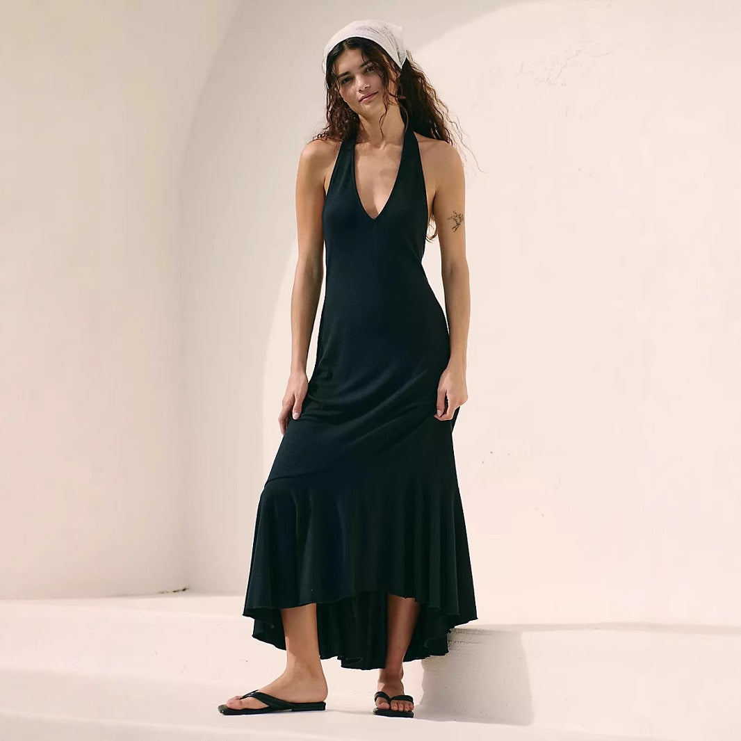 Kjole dame maxi – plissert chiffon – halterneck V-utringning – lett og elegant passform