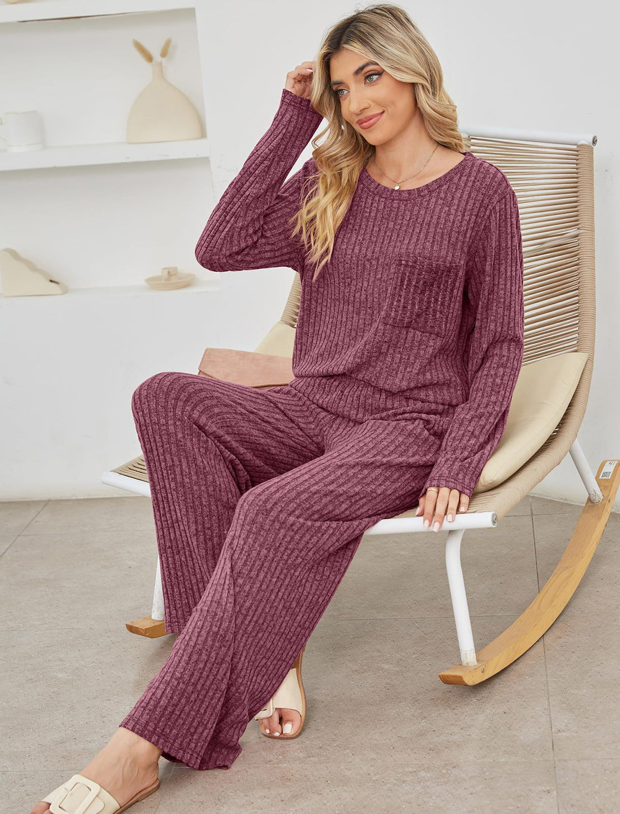 Women's Lounge Set – Knitted Ribbed Texture – Relaxed Fit – Long-Sleeved Top & Pants