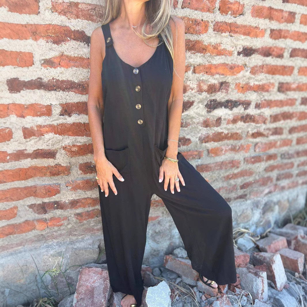 Women's jumpsuit – relaxed fit – wide legs – breathable fabric – decorative buttons