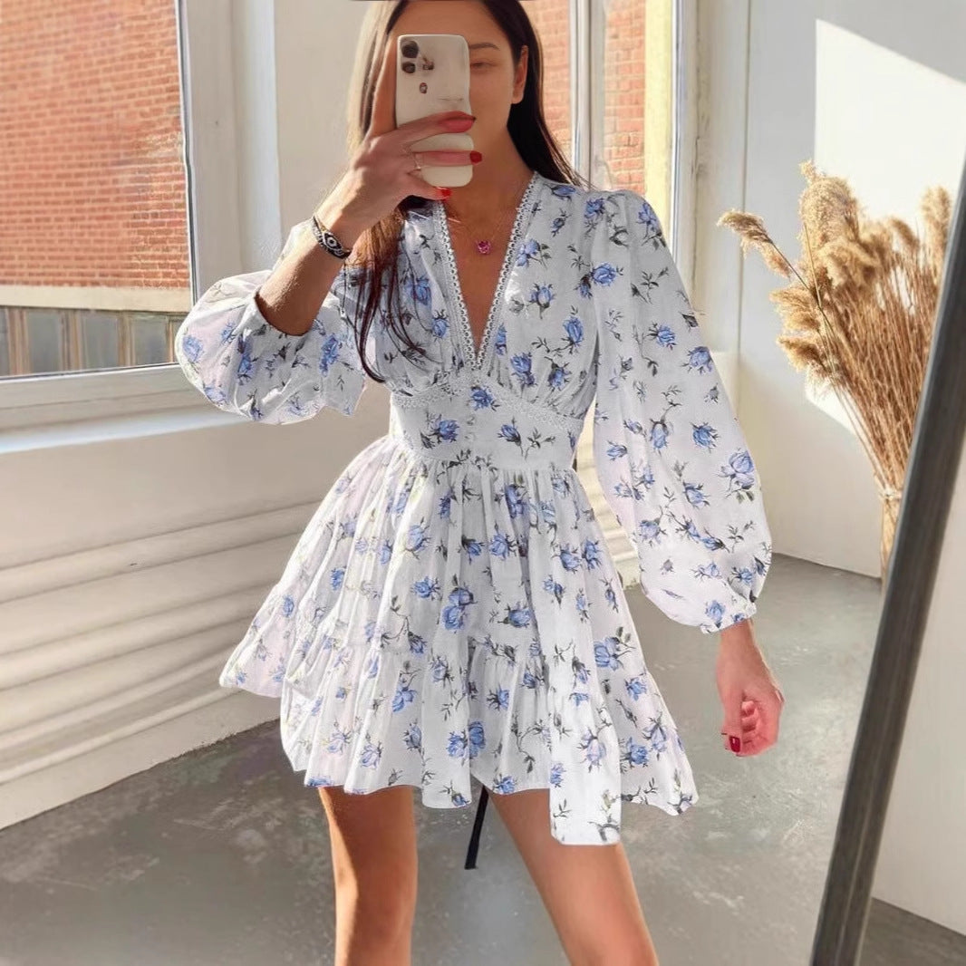 Dress woman – A-line fit – V-neck with lace trim – Long puff sleeves – Floral pattern – Mini length