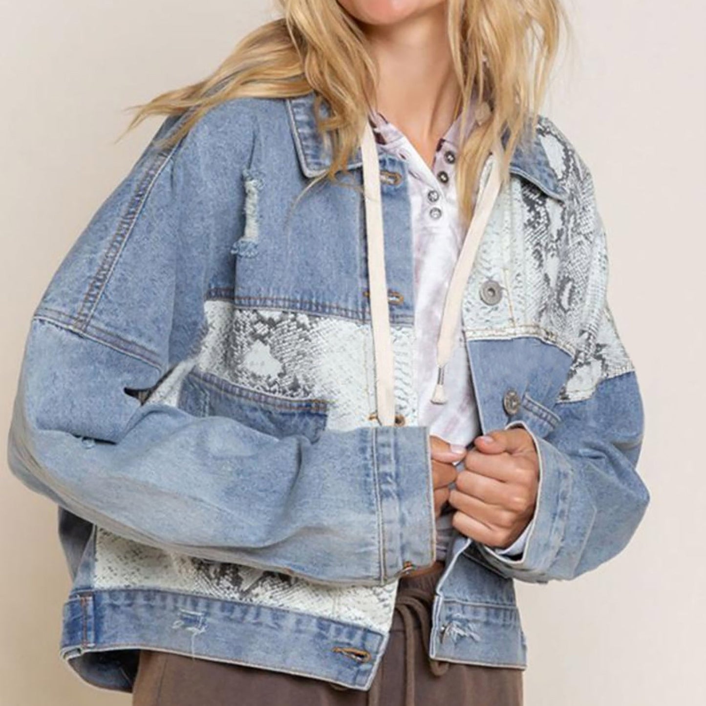 Women's Jacket – Denim – Relaxed Fit – Short Model – Leopard Details – Distressed Elements