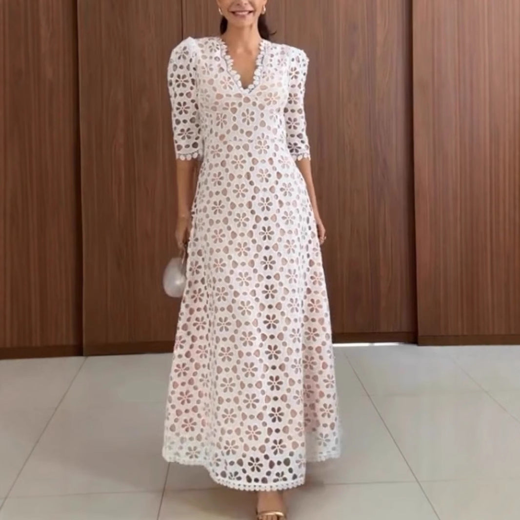 Dress woman maxi – lace – A-line fit – V-neck – mid-length sleeves