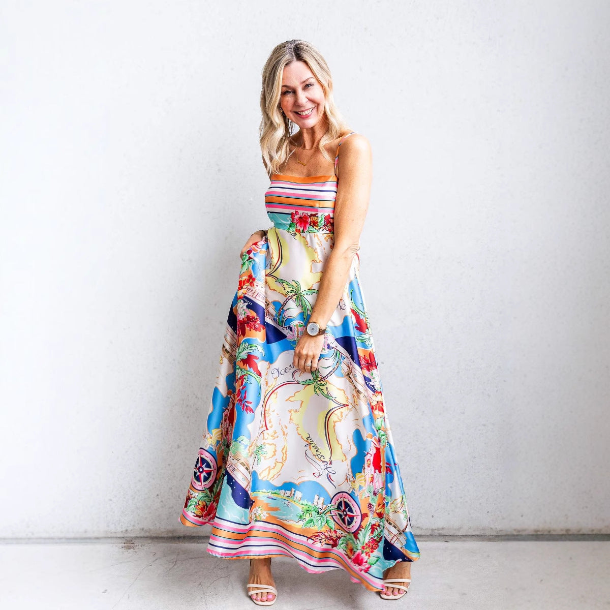 Kjole dame – Maxi lengde – Fit and flare snitt – Spagettistropper – Trykket mønster
