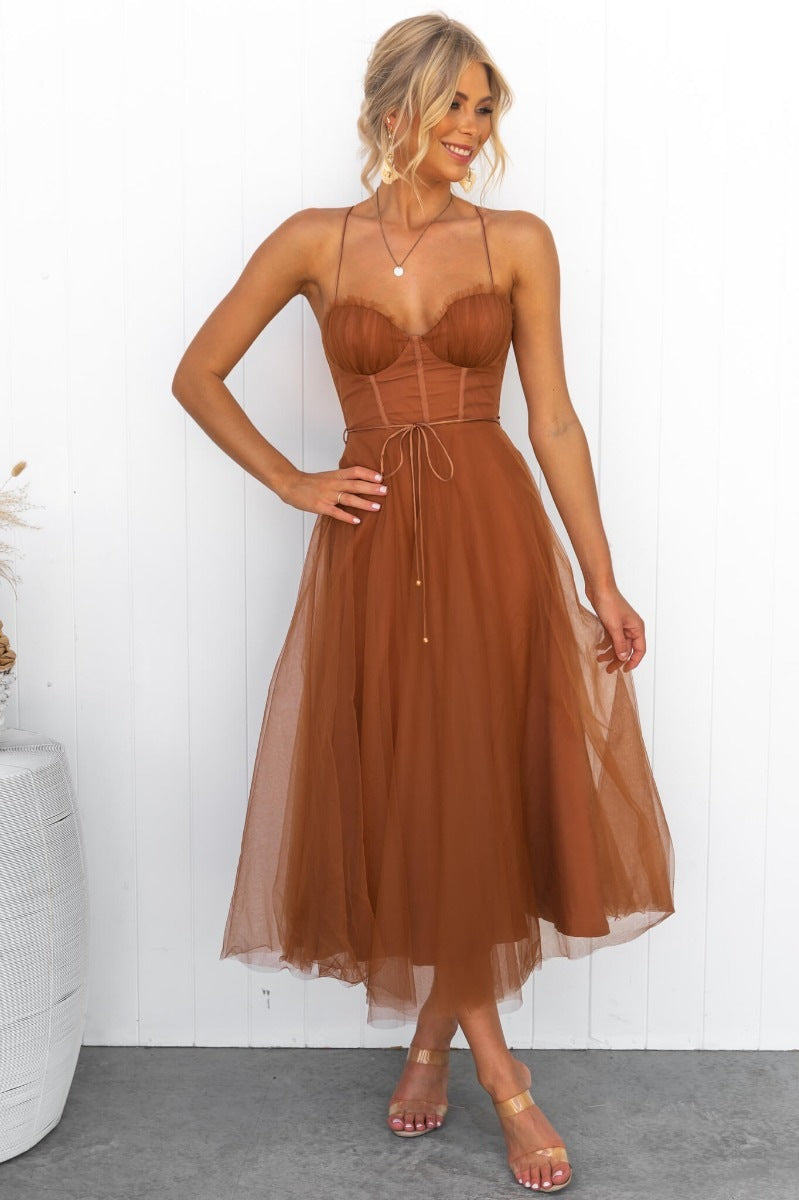 Kjole til dame – Slim fit A-linje – Meshlag – Spagettistropper – Midi lengde