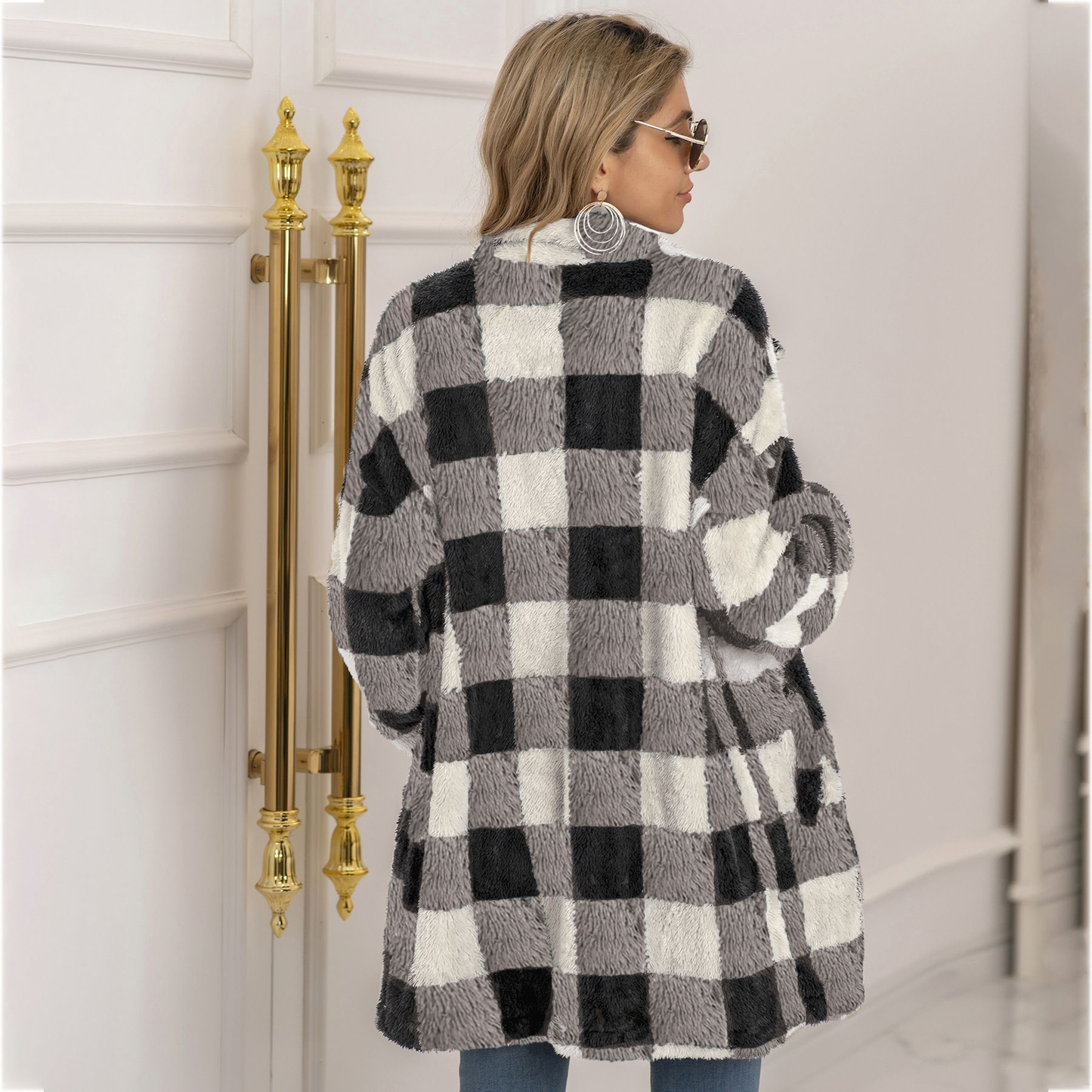 Dame Rutete Kåpe - Myk og Varm - Oversized Passform - Knappelukking