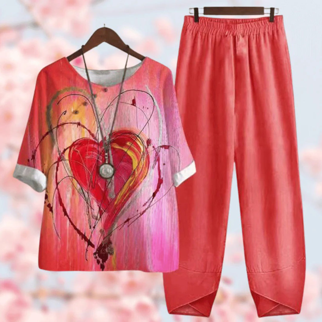 Women's Two-Piece Outfit – Relaxed Fit – Breathable Material – Floral Top – Elastic Waist Pants