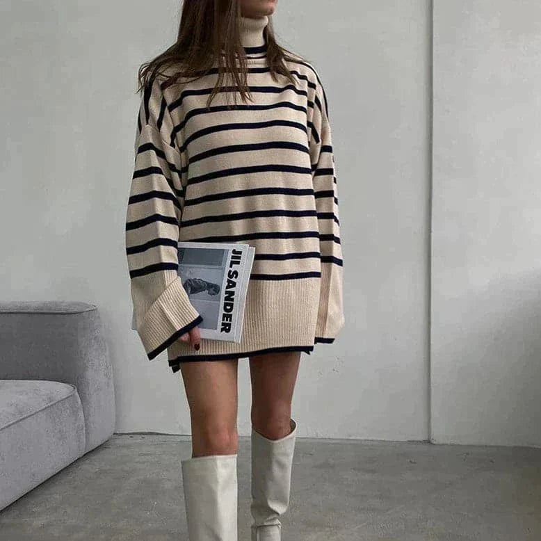 Dame Genser - Oversized Passform - Striper - Høy Hals - Myk og Varm Strikk