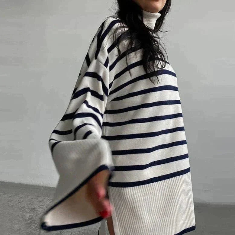 Dame Genser - Oversized Passform - Striper - Høy Hals - Myk og Varm Strikk
