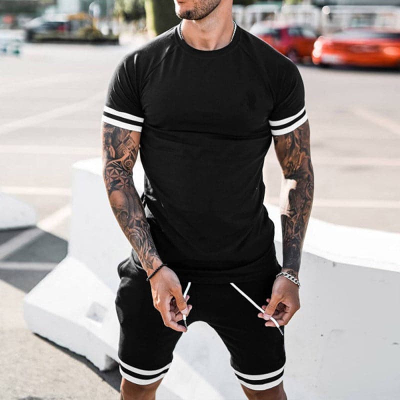 Men's Two-Piece Set - Short-Sleeved Round Neck T-Shirt - Elastic Drawstring Shorts